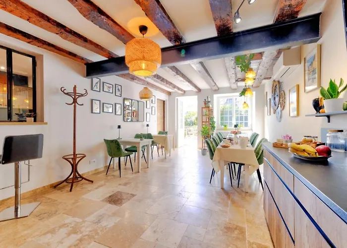 Nocleg ze śniadaniem La Demeure Du Choeur - Campagnarde 3*